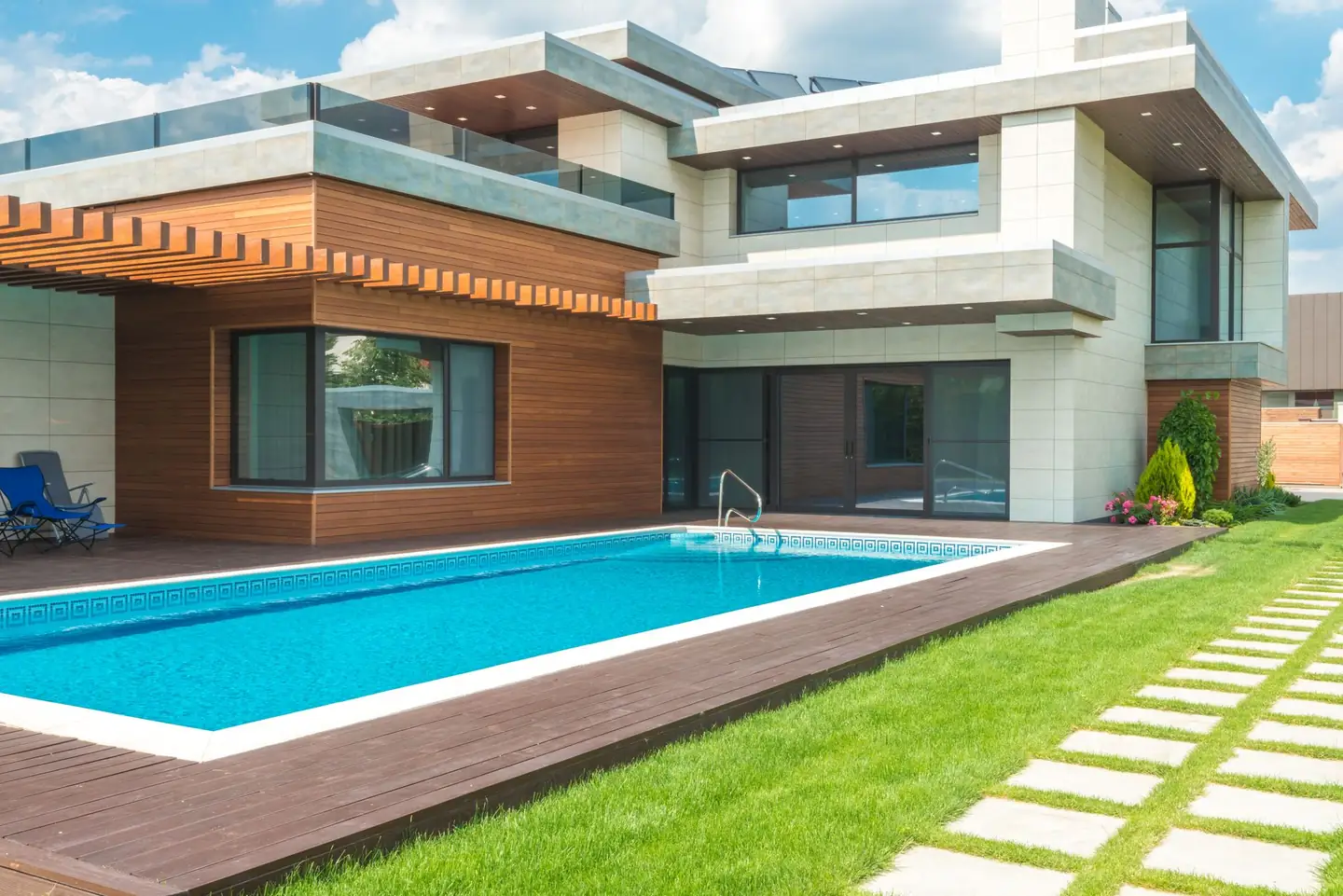 Swimming pool builders serving Shellharbour, NSW